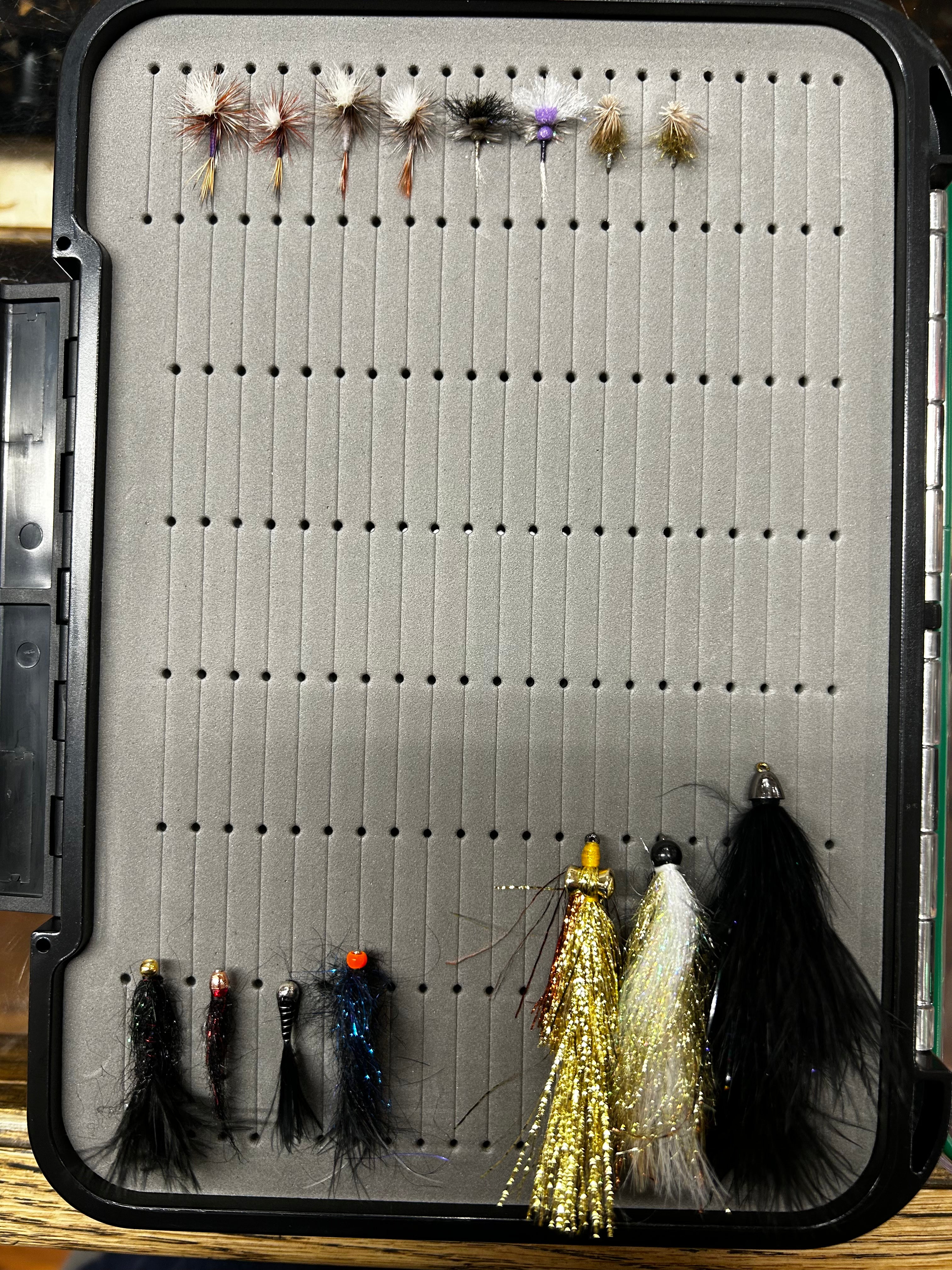 Grizzly Hackle Fly Assortment: Chile